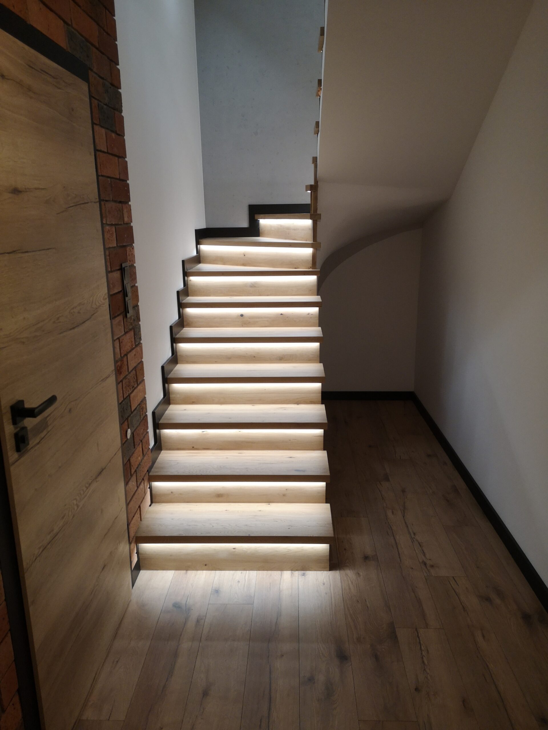 Schody drewniane na zamówienie